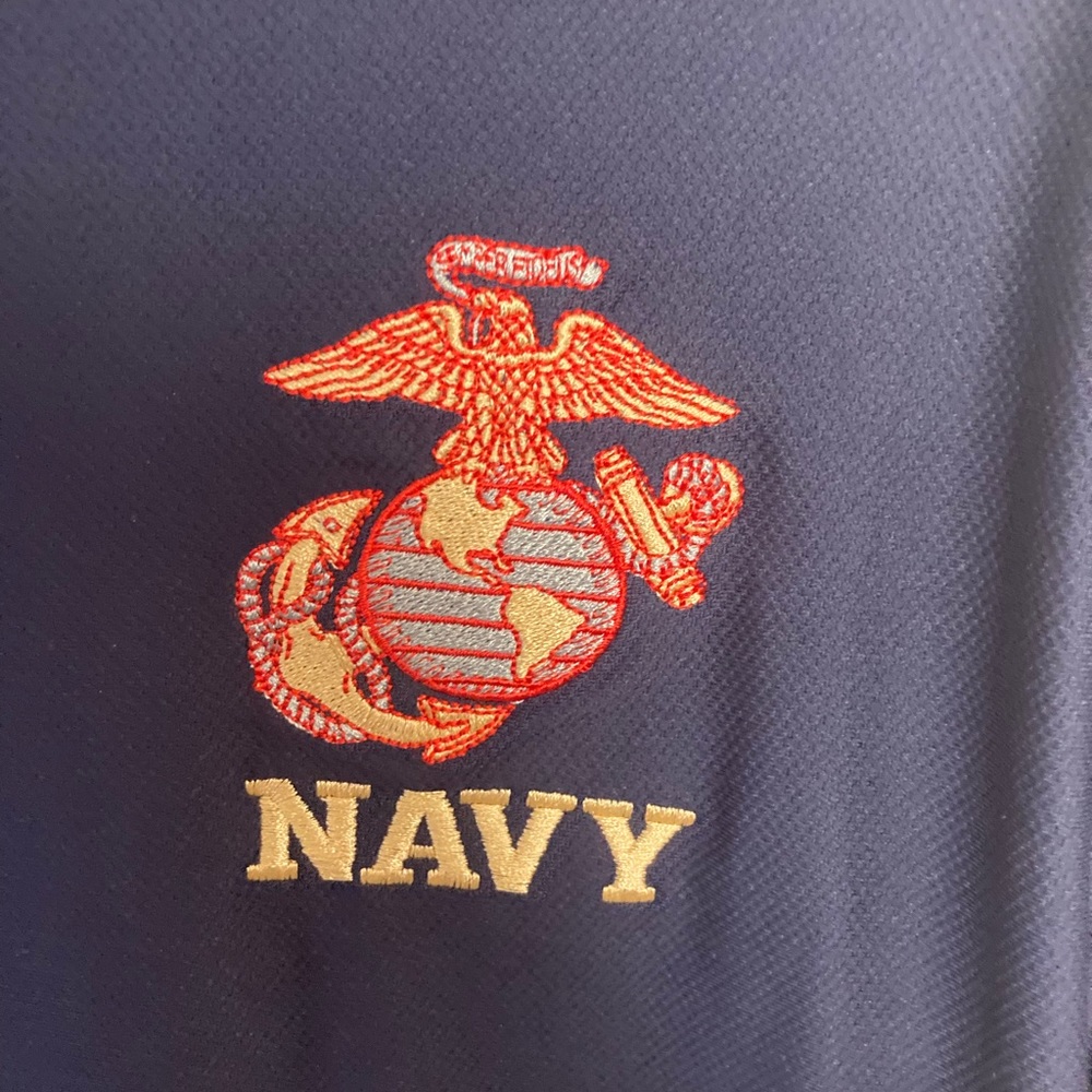 Navy Under Armour blue short sleeve polo shirt. XL - Picture 3 of 5